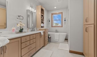266 E SWEETWATER Way, Appleton, WI 54913