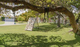 1865 Kalia Way, Haiku, HI 96708