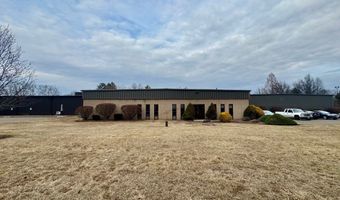 8-14 Baldwin Dr, Branford, CT 06405