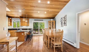 11 Cove Rd, Narragansett, RI 02882