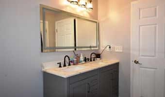 54 Forest Ridge Dr, Bristol, VT 05443