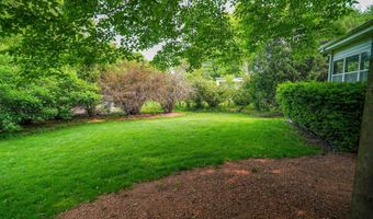 5306 Arapahoe Ln, Madison, WI 53704
