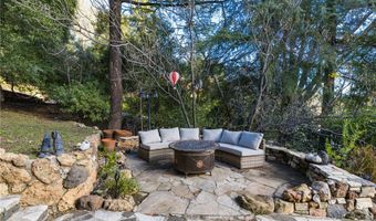 2305 Sugarloaf Dr, Agoura Hills, CA 91301