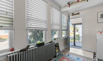 21 Slocum St, Newport, RI 02840