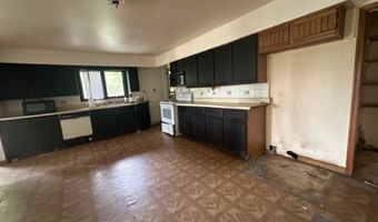 8 Greendale Rd, Andover, NJ 07860