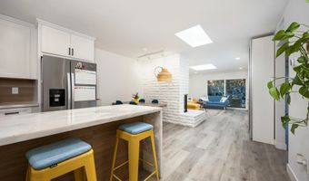 810 E Washington Ave E, Escondido, CA 92025