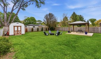 25 N Prindle Ave, Arlington Heights, IL 60004