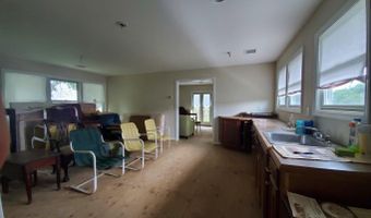 92 Compton St, Belford, NJ 07718