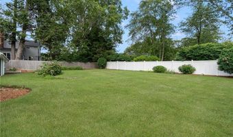 61 Applegate Rd, Cranston, RI 02920