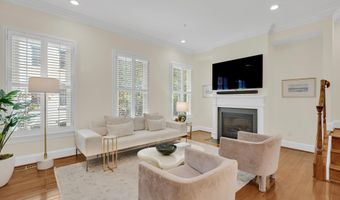 1818 POTOMAC GREENS Dr, Alexandria, VA 22314
