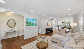 2424 Kingsbury Dr, Charlotte, NC 28205