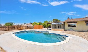 15530 Dakota Rd, Apple Valley, CA 92307