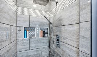 1039 Glamorgan St, Alliance, OH 44601