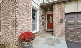 13 IRON Cir, Reading, PA 19607