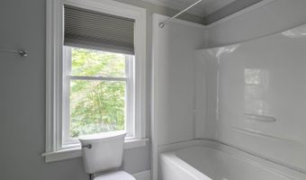 11 Kossuth St, Bangor, ME 04401