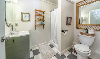 15 Marsh Rd, Belfast, ME 04915