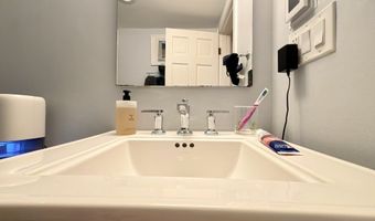 41 Pickney St B, Boston, MA 02114