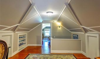 32 Chapin Rd, Barrington, RI 02806