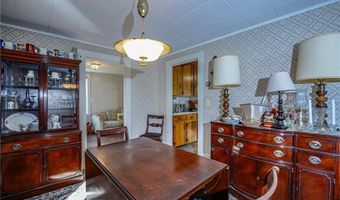 318 Mitchell's Ln, Middletown, RI 02871