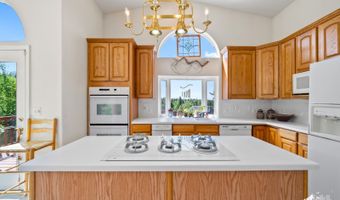 10100 Zermatt Cir, Anchorage, AK 99507