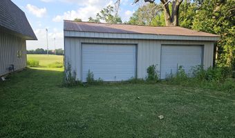 15 W Prospect St, Aurora, MO 65605