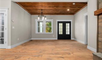 369 Huntinghouse Rd, Glocester, RI 02857