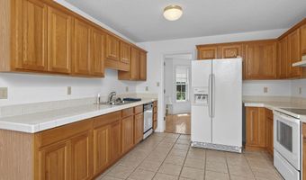 19025 Essex Dr, Abingdon, VA 24211