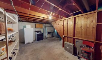 176 Powers Ave N, Alden, MN 56009