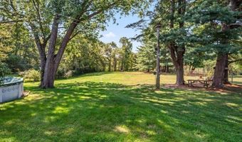 89 Elm St, Blackstone, MA 01504