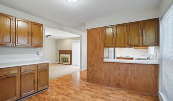 15583 Clayton Rd, Ballwin, MO 63011