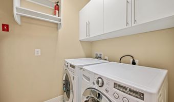 2111 RICHMOND Hwy 101, Alexandria, VA 22301