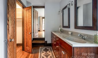 21 Lynwood Rd, Asheville, NC 28804