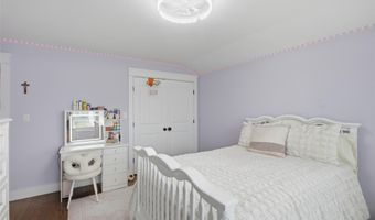 30 Berger Ave, Amityville, NY 11701