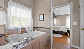 386 Tourtellot Hill Rd, Glocester, RI 02814