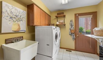 14 Hampton Ct, Algonquin, IL 60102