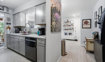 10 GREEN BAY Ct 205, Appleton, WI 54911