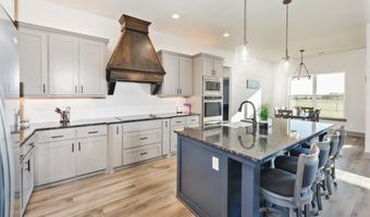 170 Rolling Hills Blvd, Alvord, TX 76225
