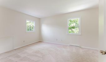 8202 EXCALIBUR Ct, Annandale, VA 22003