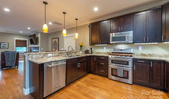 71 McLain St, Asheville, NC 28803