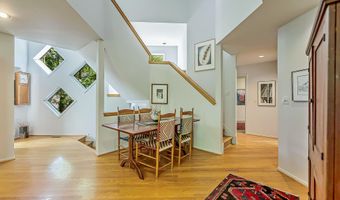 555 Glendale Cir, Ann Arbor, MI 48103