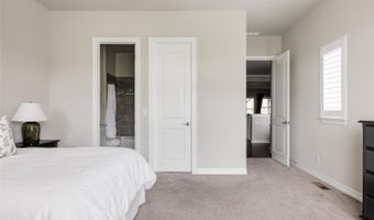 27430 E Lakeview Dr, Aurora, CO 80016
