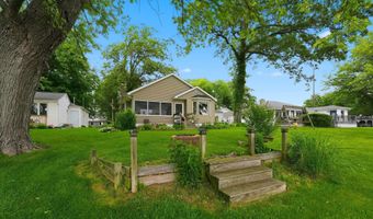 2948 E Skinner Lake N Dr, Albion, IN 46701