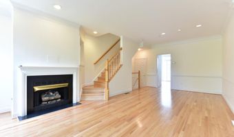 315 S HENRY St S, Alexandria, VA 22314
