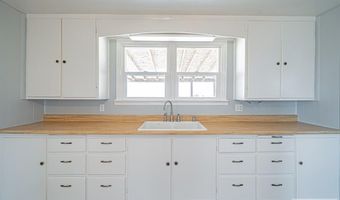 1044 W Taber Rd, Blackfoot, ID 83221