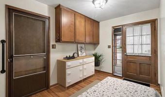 142 Channelsyde Dr, Algonac, MI 48001
