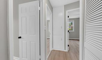 4906 UPLAND Dr, Alexandria, VA 22310