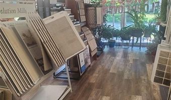 636 N Main St, Ottawa, KS 66067