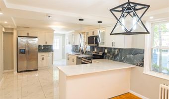 168 Oldfield Ave, Amityville, NY 11701