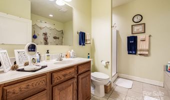 28 Trafalgar Cir, Asheville, NC 28805