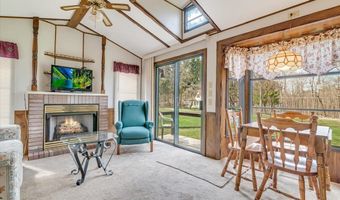 253 Thomas Rd, Blakeslee, PA 18610